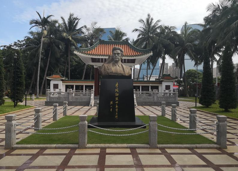 李硕勋烈士纪念亭_海南干部培训红色教育基地